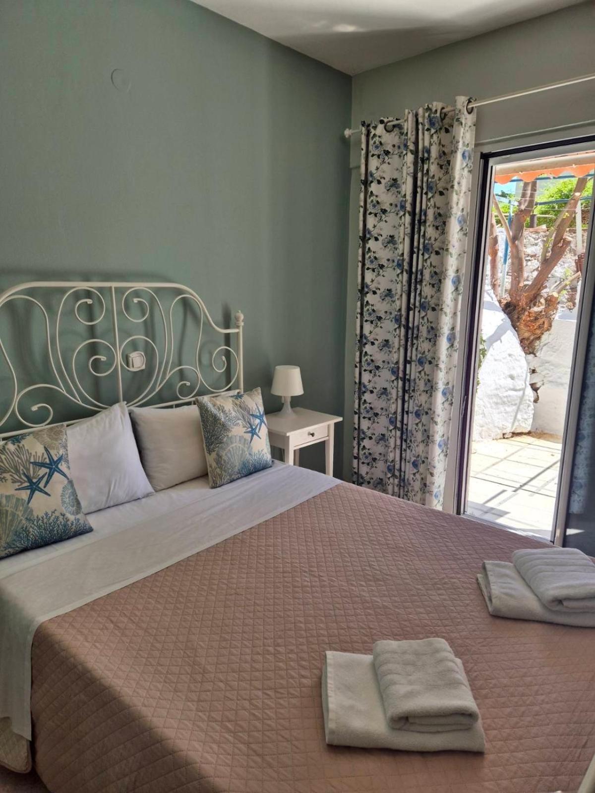 Drossinos Studios Poros Town Екстер'єр фото
